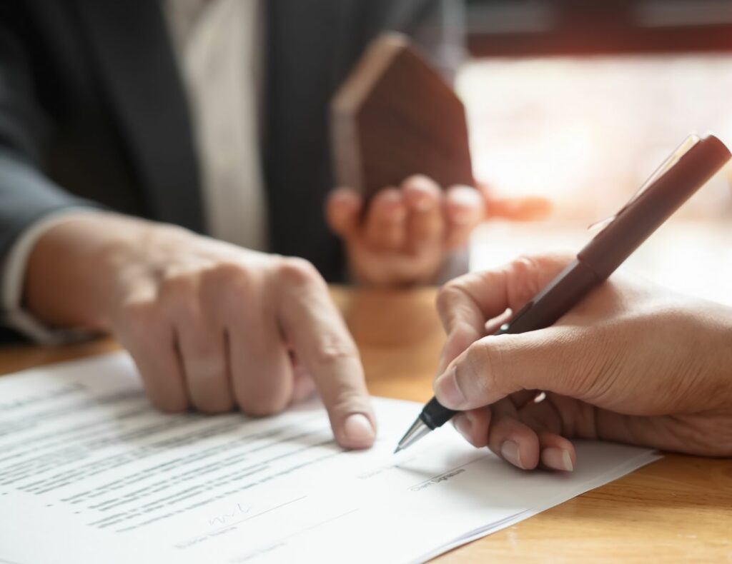 Firma de un contrato 502
